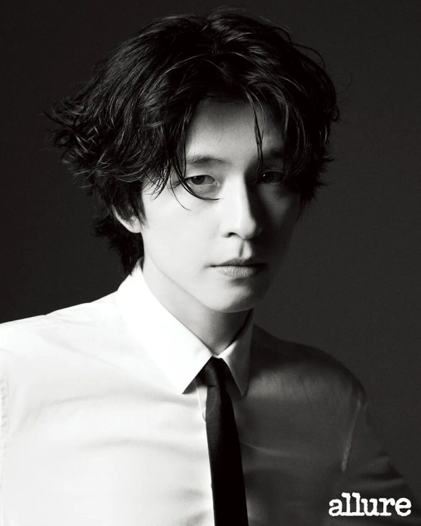 즘 핫한 배우가 과거에 찍었던 매우 충격적인 게임광고