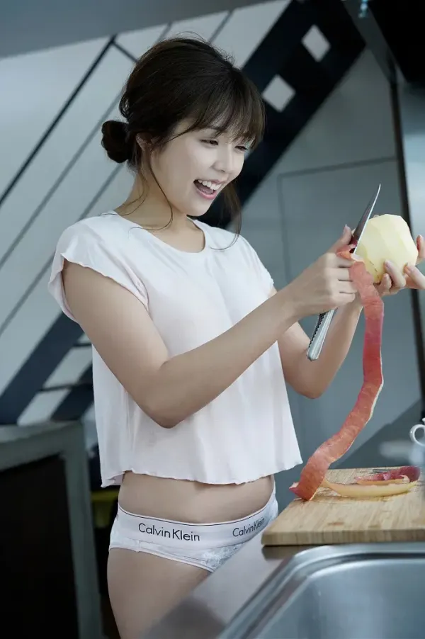 카와무라 나츠키, 주간 포스트 디지털 사진집 「레이와의 레이스 퀸」Set.02