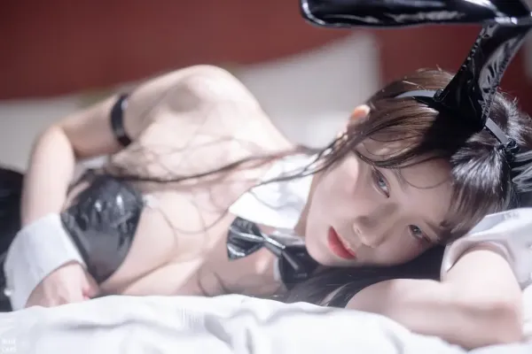 이아린, 블루케이크 ‘화이트 블랙 버니’ 세트.02