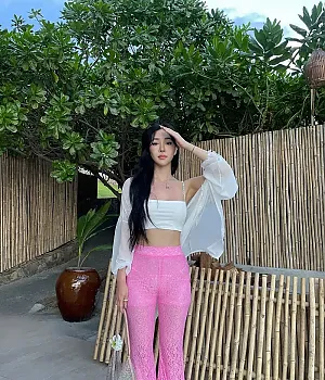 내 핑크 레이스 바지 시선 집중